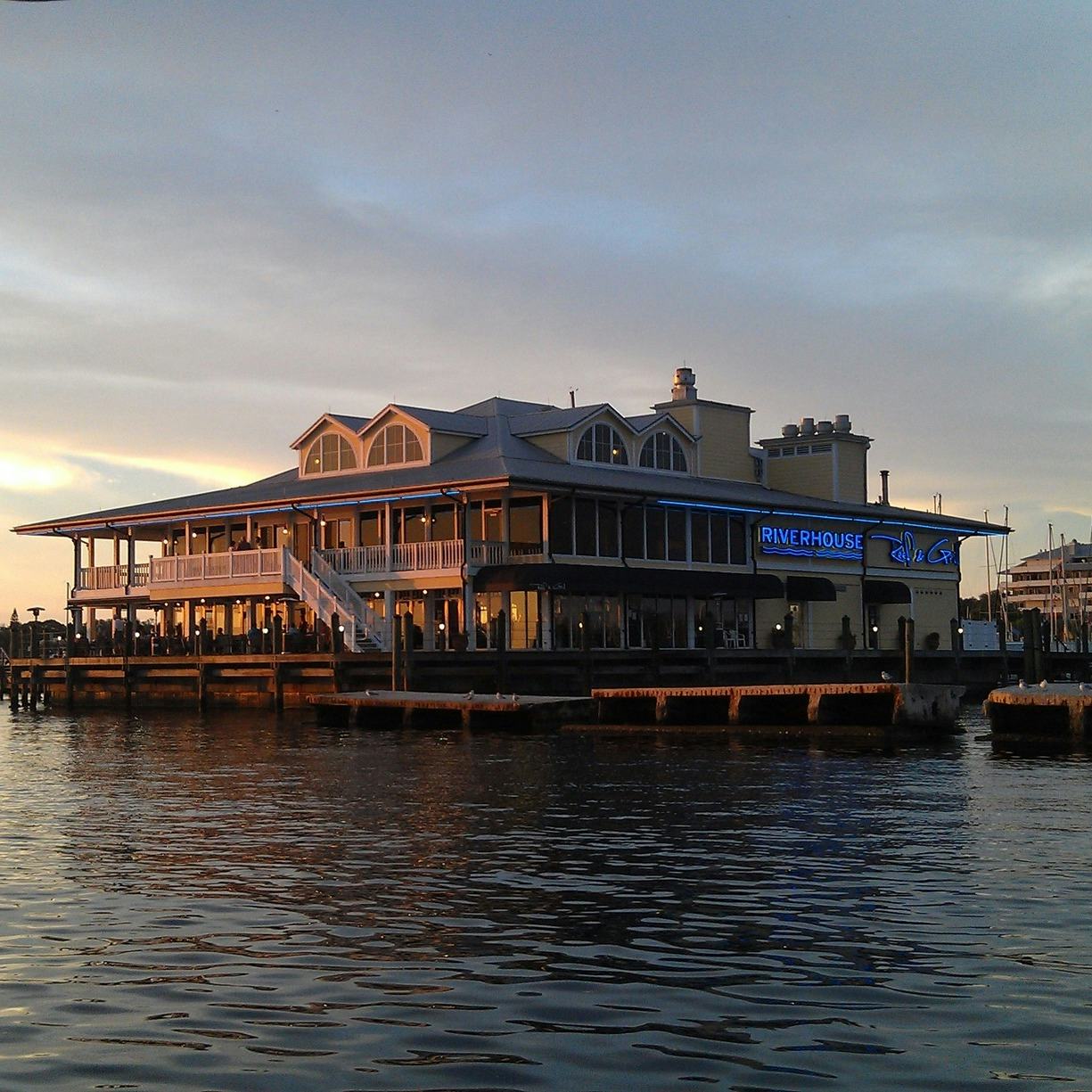 Riverhouse Waterfront Restaurant in Palmetto, FL